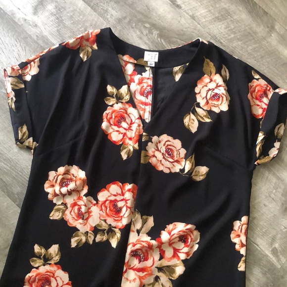 a new day Dresses & Skirts - LIKE NEW! Target Floral Shift Short Sleeve Dress